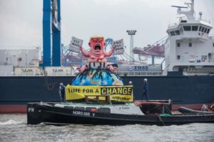 Greenpeace contro Trump