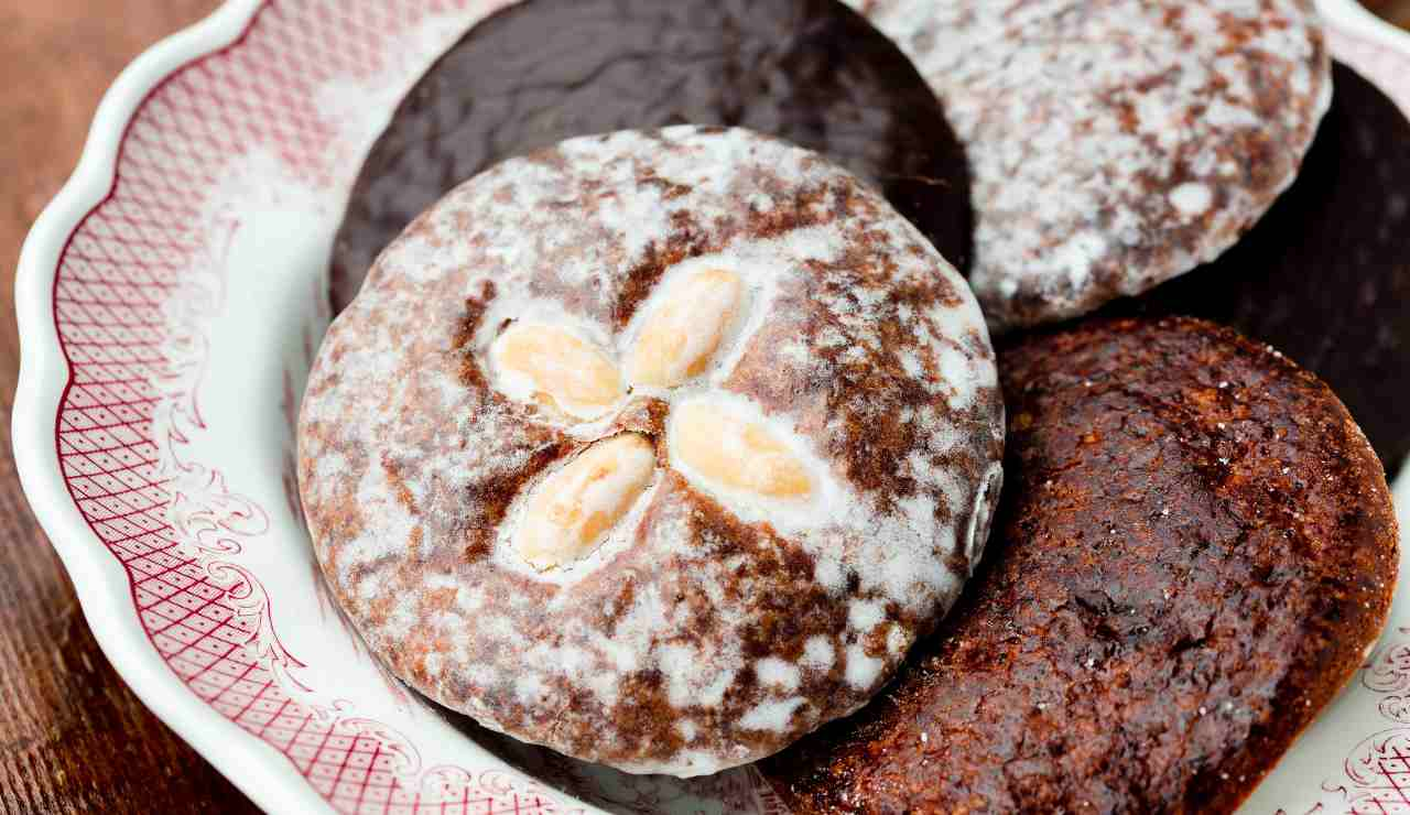 Lebkuchen biscotti di fine anno - Inchiostroverde.it (Fonte Canva Foto)