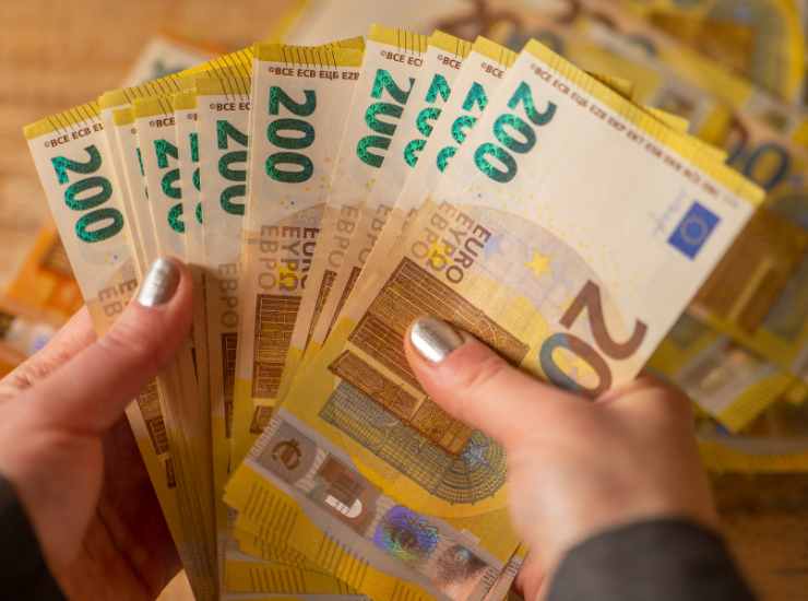 In arrivo Bonus da 1000 euro per i lavoratori - Inchiostroverde.it (Fonte Foto Canva)